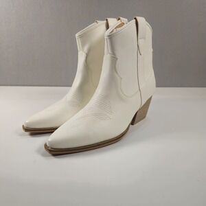 Barn Babe Women's Size 9 White Western Cowboy Ankle Boots Pointed Toe NWOB